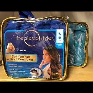 Sleepstyler Heat-free hair rollers.